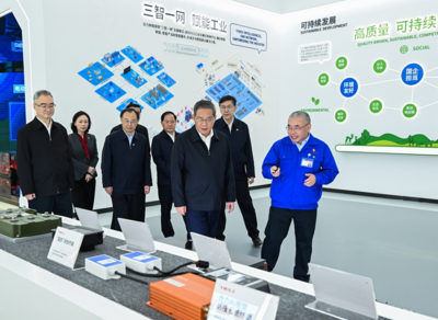 把握科技革命趨勢，著力提升創(chuàng)新驅(qū)動力——信息科技開發(fā)的新使命